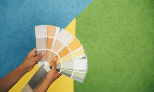 Matowe, satynowe czy ceramiczne? Jak wybrać wykończenie ścian do nowoczesnego mieszkania?